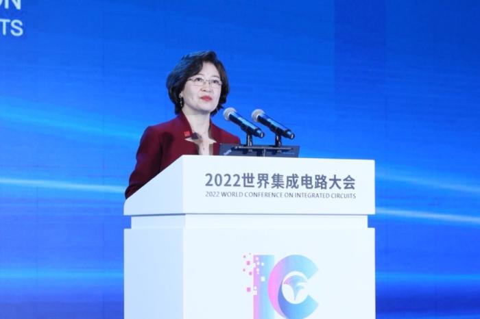 英特爾公司高級(jí)副總裁、中國(guó)區(qū)董事長(zhǎng)王銳：半導(dǎo)體高速發(fā)展推動(dòng)數(shù)字化浪潮奔涌向前
