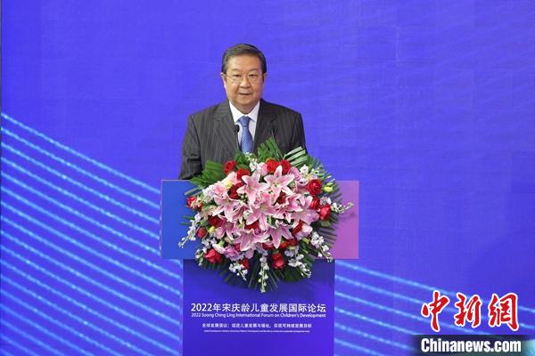 教育部原副部長、中國教育國際交流協(xié)會會長劉利民作主旨報告 宋基會供圖