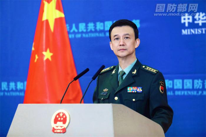 11月24日下午，國防部舉行例行記者會，國防部新聞局局長、國防部新聞發(fā)言人吳謙大校答記者問。何友文 攝