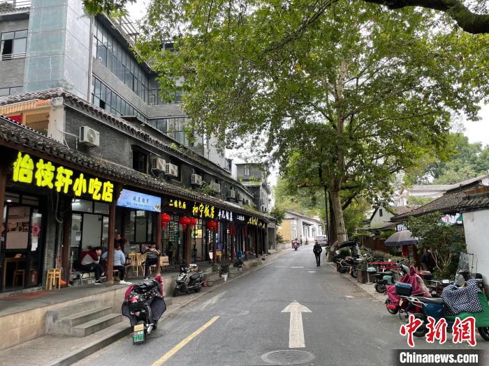 杭州鳳凰山腳路，這也是當(dāng)年南宋大臣上朝的通道 嚴(yán)格 攝